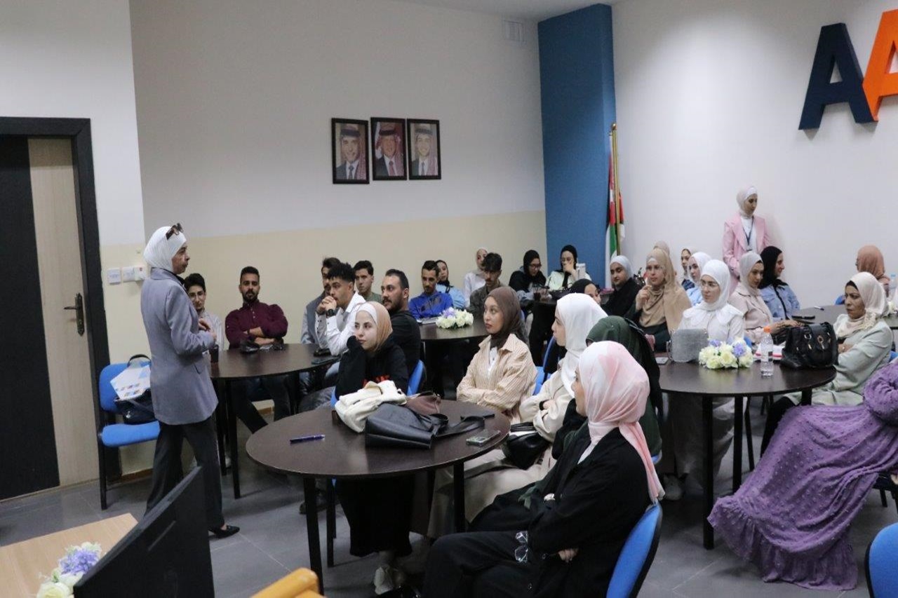 كلية الآداب والعلوم في "عمان العربية" تختتم ورشة تدريبية متخصصة حول "الجرائم الإلكترونية"1