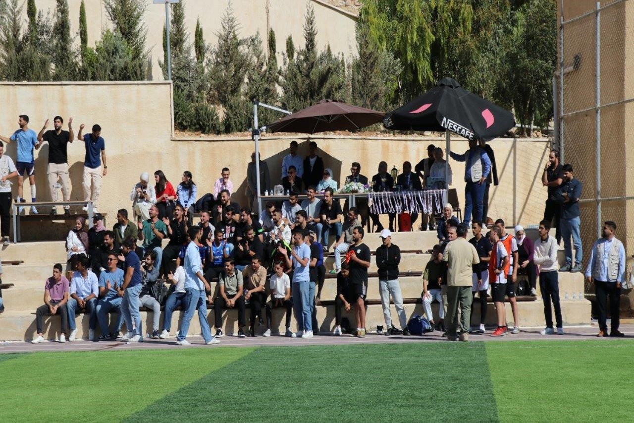 جامعة عمان العربية تنظم بطولة كرة القدم الأولى للعام الجامعي 2025/2026 بمشاركة كليات الجامعة6