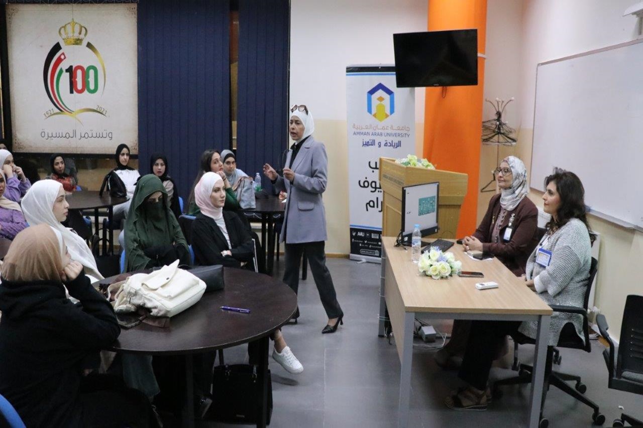 كلية الآداب والعلوم في "عمان العربية" تختتم ورشة تدريبية متخصصة حول "الجرائم الإلكترونية"2