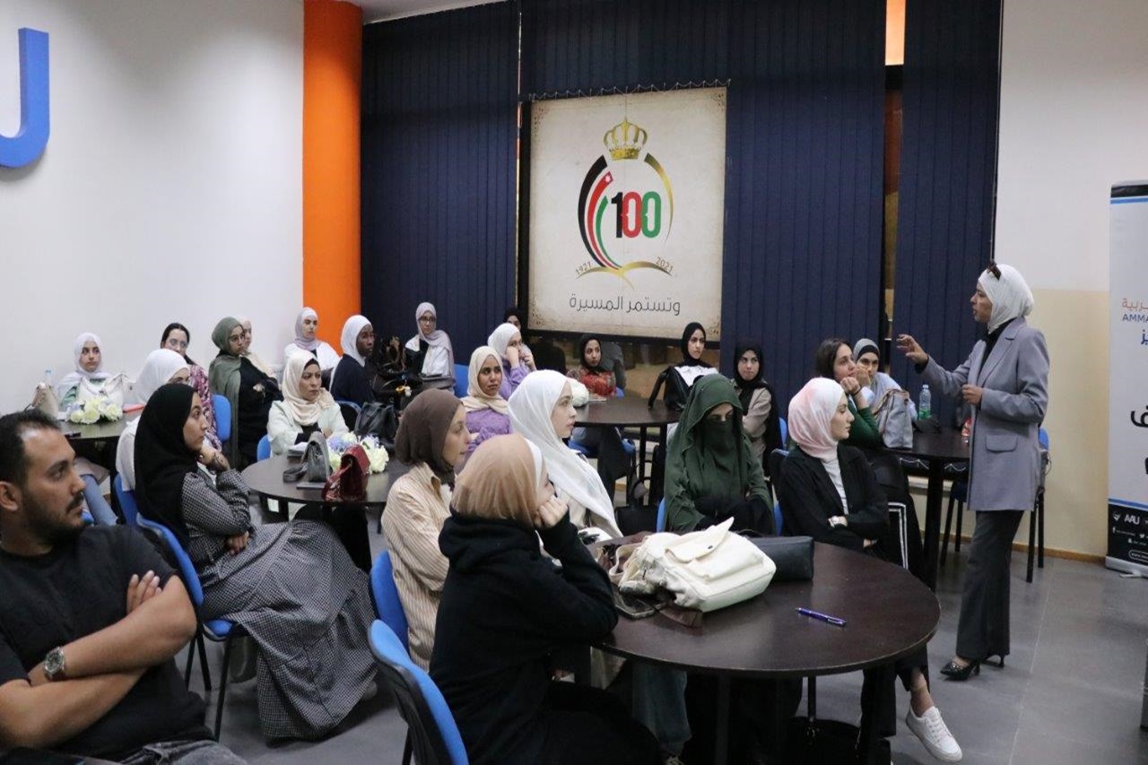 كلية الآداب والعلوم في "عمان العربية" تختتم ورشة تدريبية متخصصة حول "الجرائم الإلكترونية"3