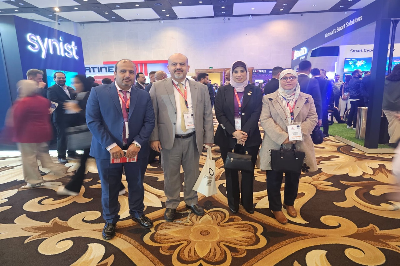 كلية تكنولوجيا المعلومات في "عمان العربية" تشارك في مؤتمر التقدم والابتكار والتكنولوجيا في الأمن السيبراني (C8 2025)1