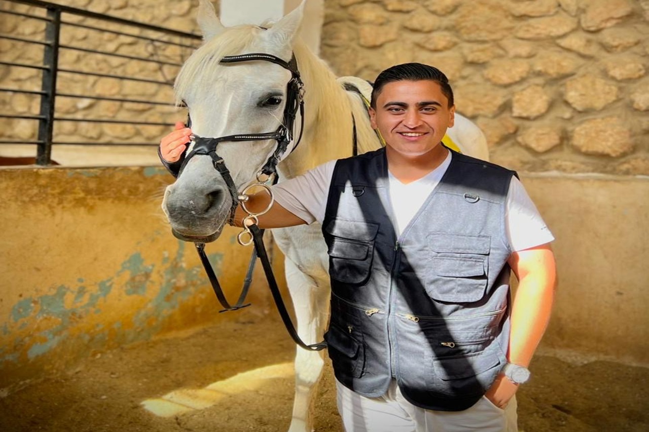 كلية الصيدلة "عمان العربية" تعزز ريادتها في النشاطات اللامنهجية بزيارة نادي الفروسية (Forest Hill)3