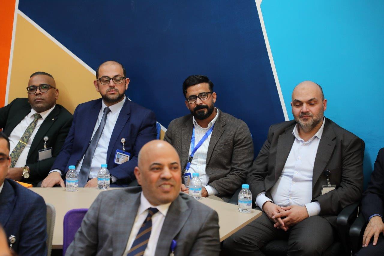 جامعة عمان العربية تكرم المشاركين في فعاليات اسبوع الريادة العالمي 20258