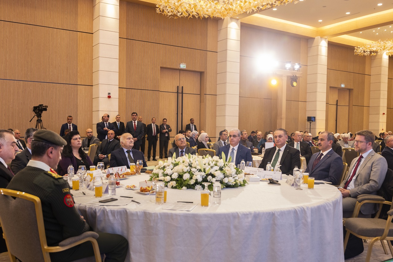 برعاية سمو الأمير الحسن بن طلال جامعة عمّان العربية تشارك في مؤتمر "تجسير الفجوة بين الأكاديميا والصناعة"1