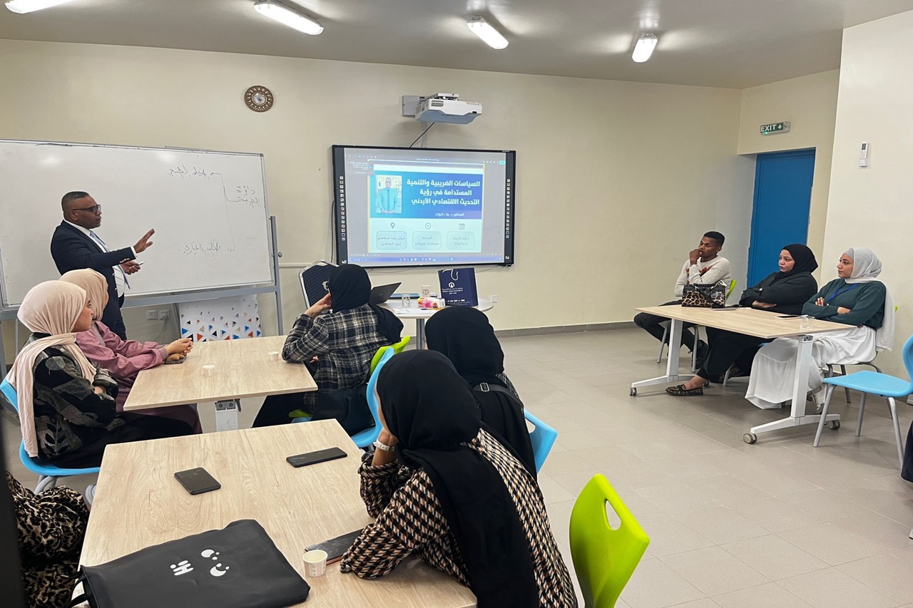 جامعة عمان العربية تنظم ورشة تدريبية بعنوان "السياسات الضريبية المستدامة في رؤية التحديث الاقتصادي الأردني" في غور الصافي4