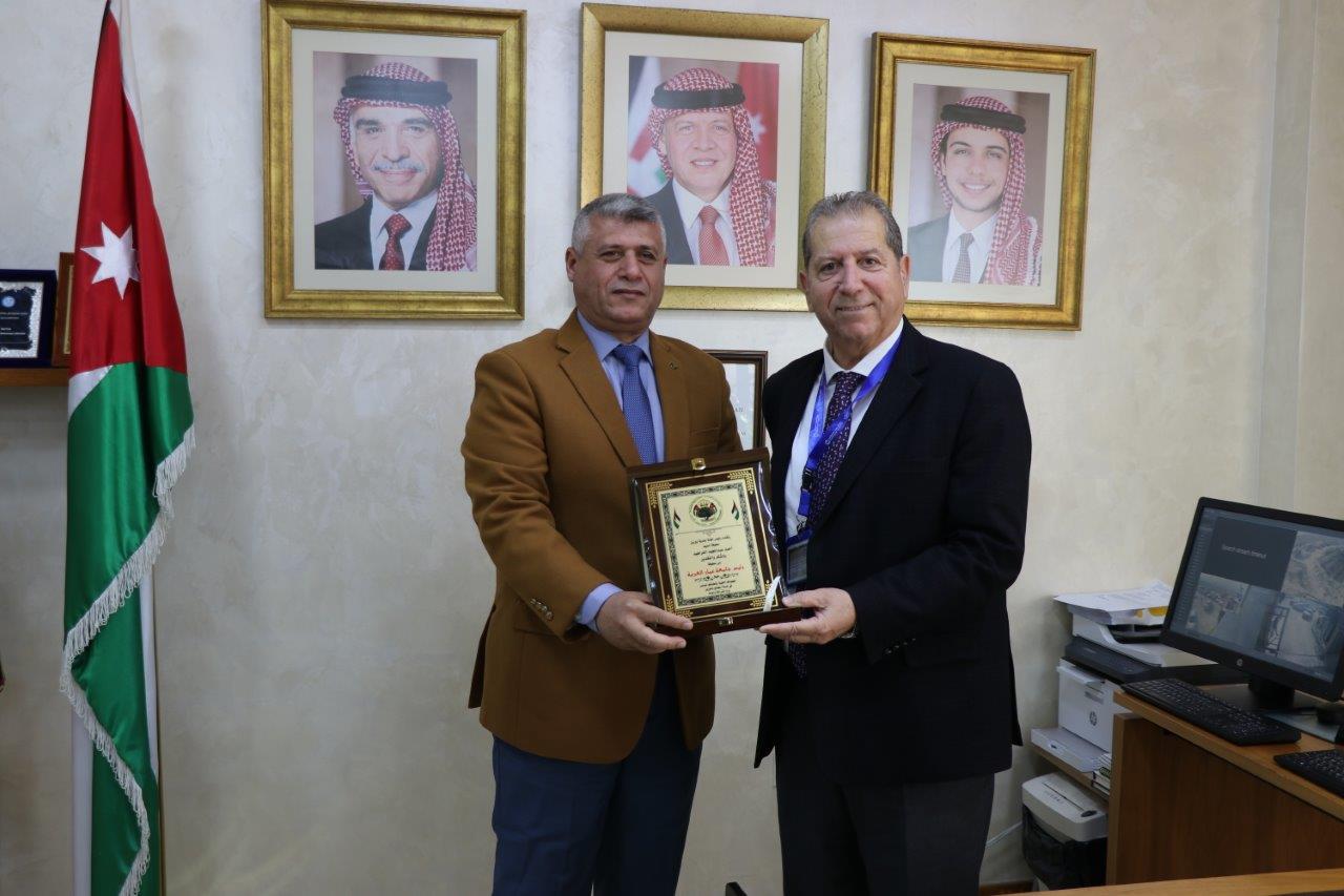 رئيس جامعة عمّان العربية يستقبل وفدًا من بلدية بيرين5