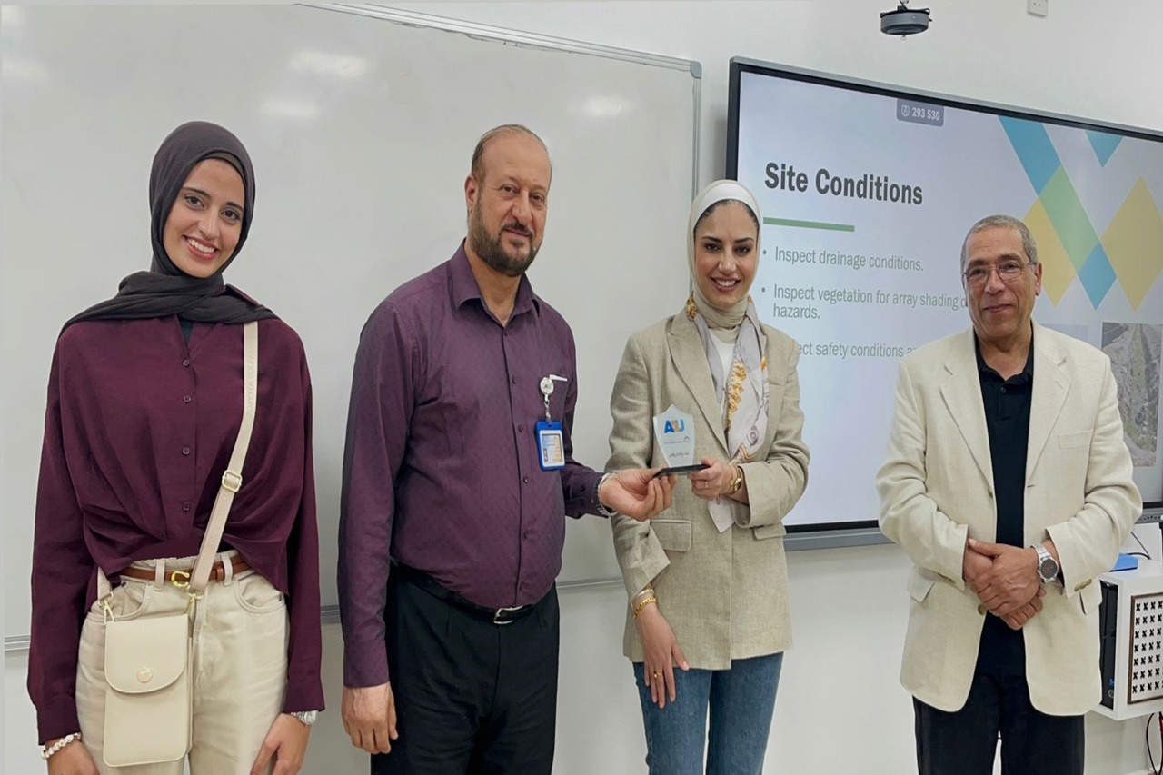 هندسة الطاقة المتجددة في "عمان العربية" تعقد ورشة متخصصة في التشغيل والصيانة لأنظمة الطاقة الكهروضوئية1