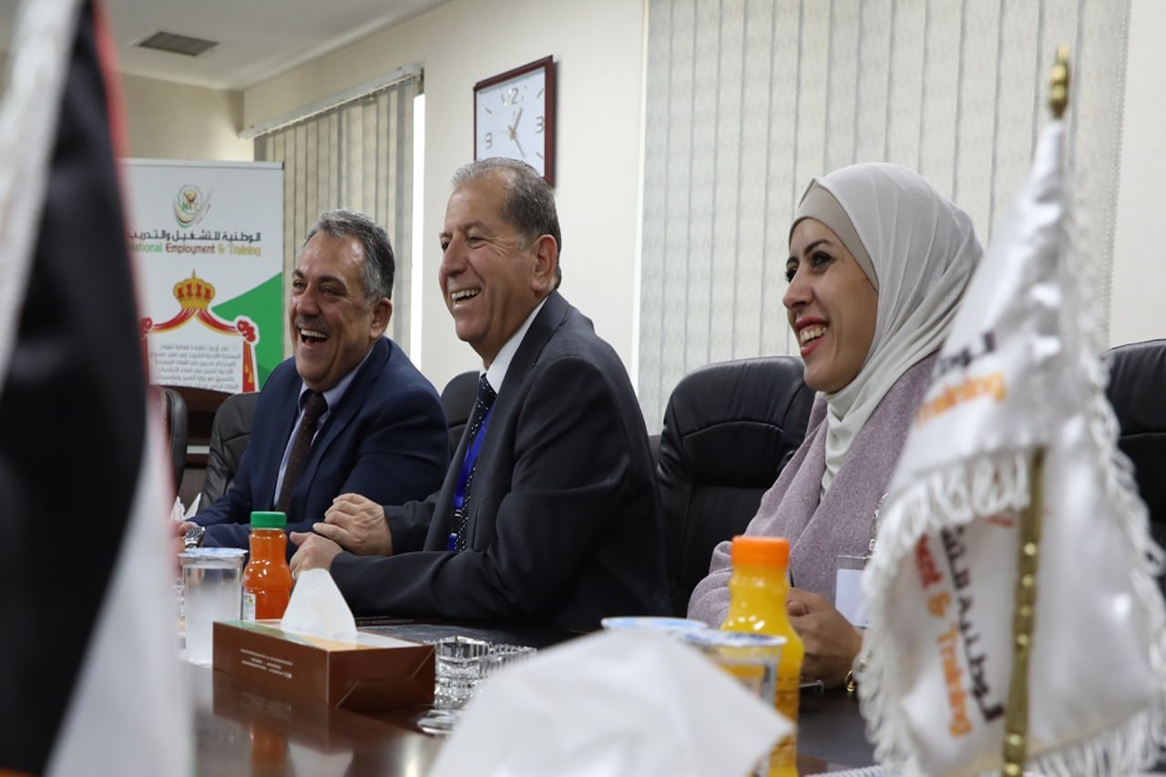 وفد من جامعة عمان العربية يزور الشركة الوطنية للتشغيل والتدريب لبحث تعزيز التعاون المشترك1