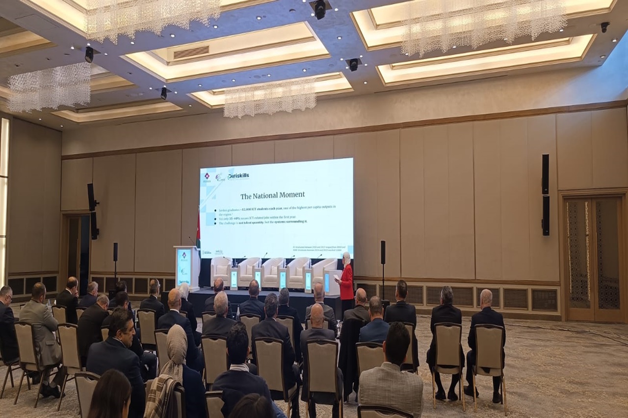 تكنولوجيا المعلومات في "عمان العربية" تشارك في حفل إطلاق الدراسة الوطنية لفجوة المهارات الرقمية1