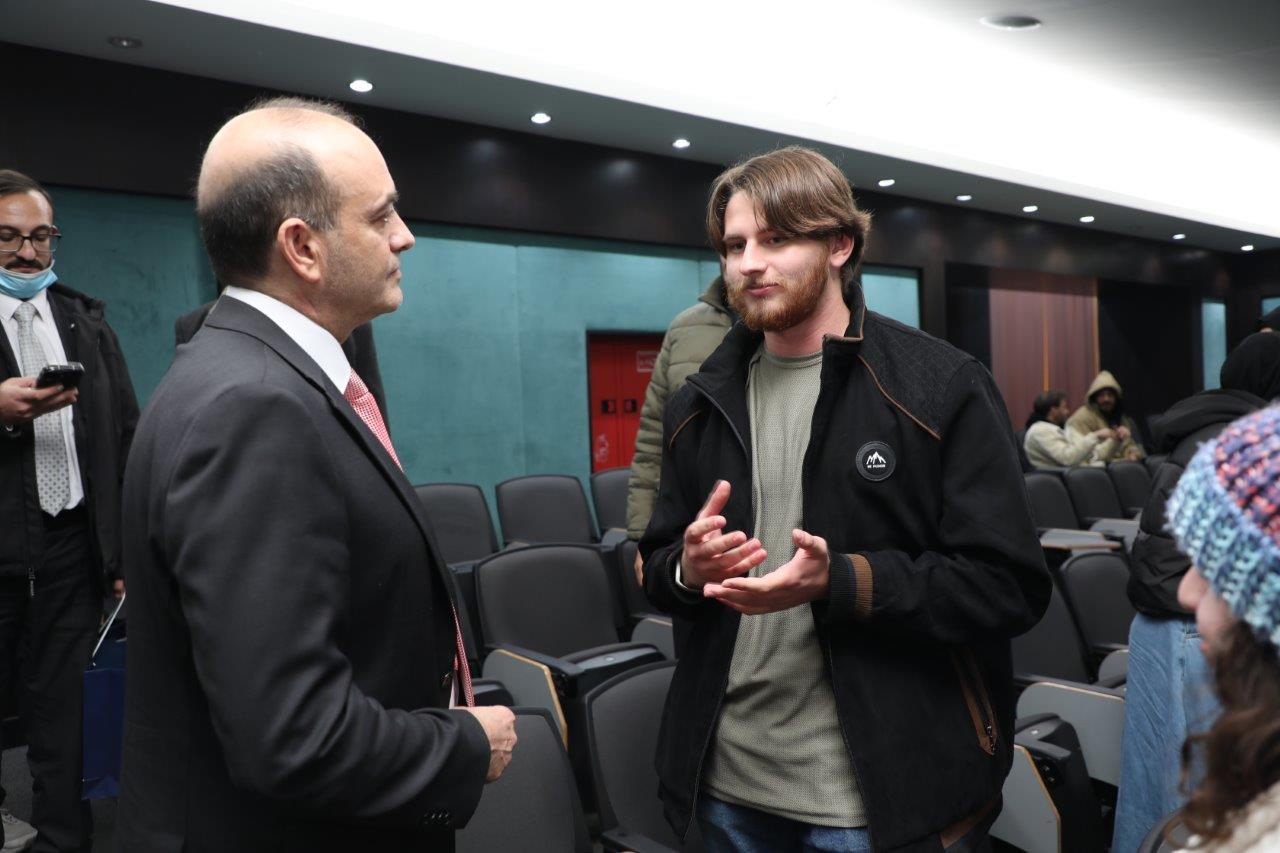 البروفيسور عمر حتاملة في جامعة عمّان العربية: الذكاء الاصطناعي بوابة المستقبل22