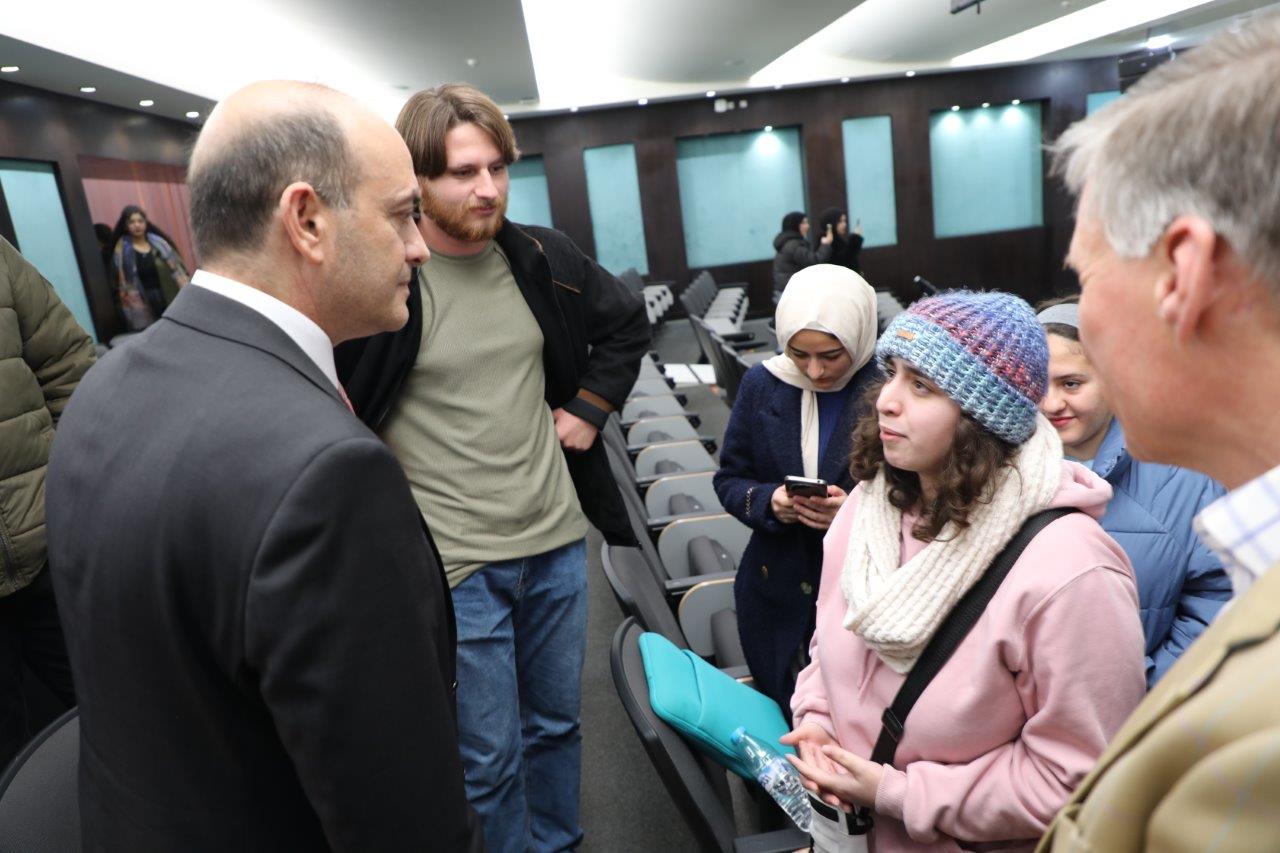 البروفيسور عمر حتاملة في جامعة عمّان العربية: الذكاء الاصطناعي بوابة المستقبل23