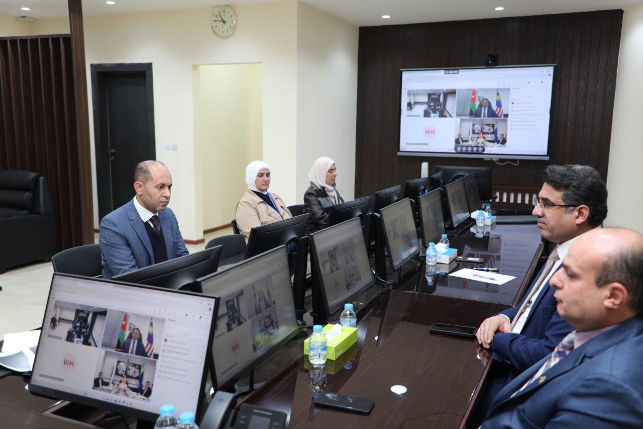 جامعة عمان العربية وجامعة باهانج السلطان عبدالله الماليزية يوقعان اتفاقية تعاون أكاديمي وبحثي5