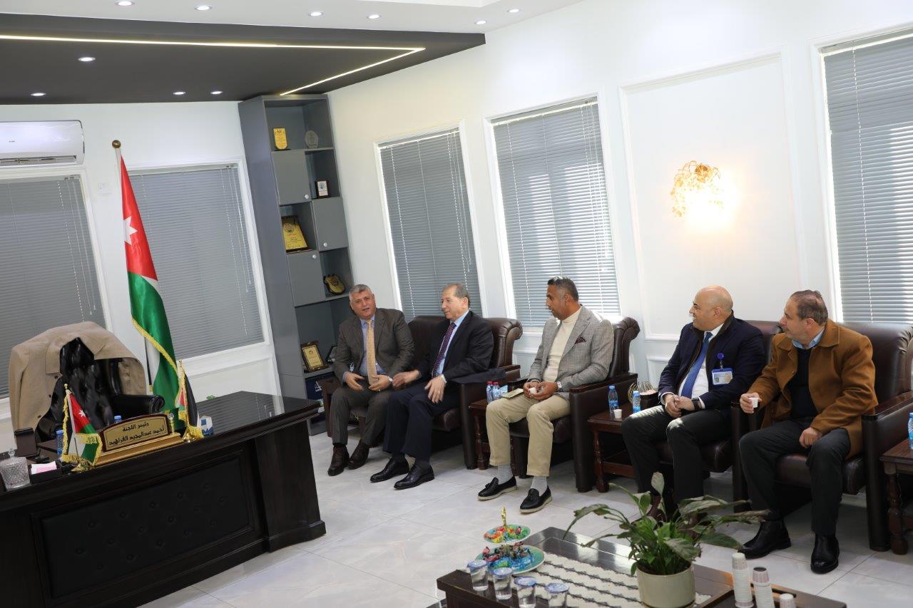 جامعة عمان العربية توقّع مذكرة تعاون مع بلدية بيرين لتعزيز التنمية المجتمعية7