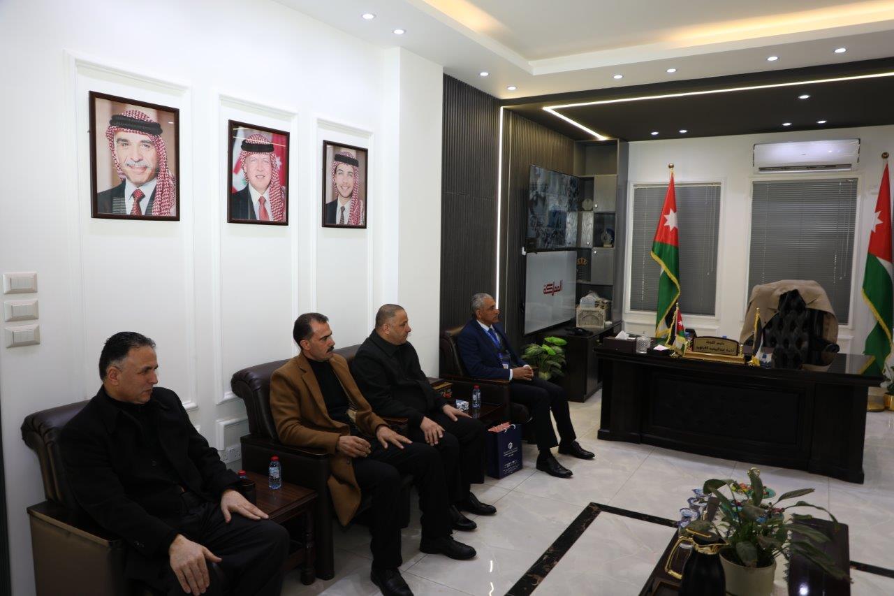 جامعة عمان العربية توقّع مذكرة تعاون مع بلدية بيرين لتعزيز التنمية المجتمعية12