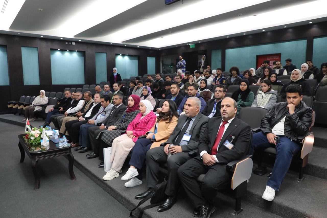 جلسة تعريفية ببرنامج المسرّع المهني في جامعة عمان العربية2