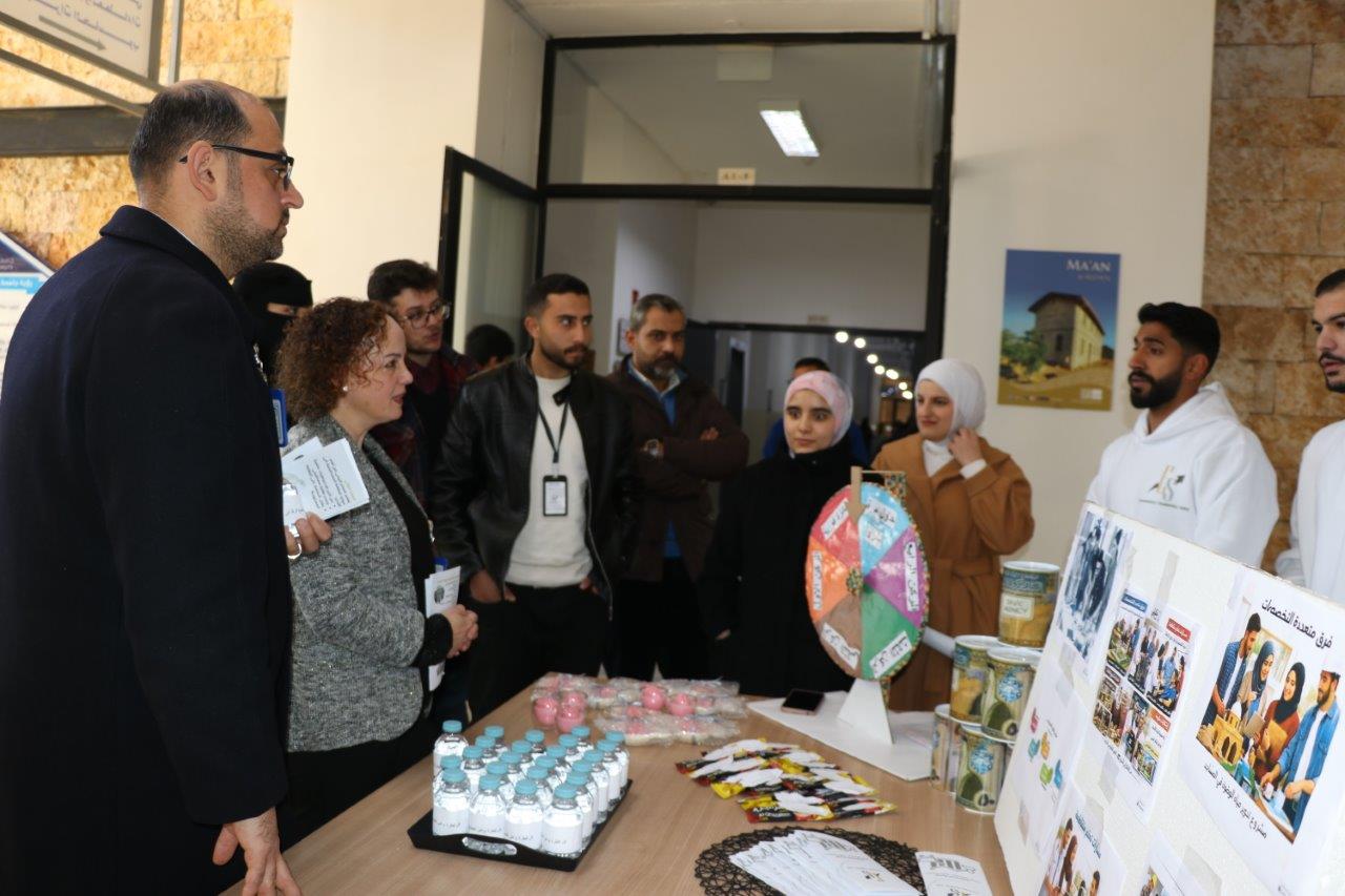 كلية الأعمال في "عمان العربية" تنظم مسابقة بعنوان: "اقتصادنا … قرارنا… مستقبلنا" لطلبة الكلية6