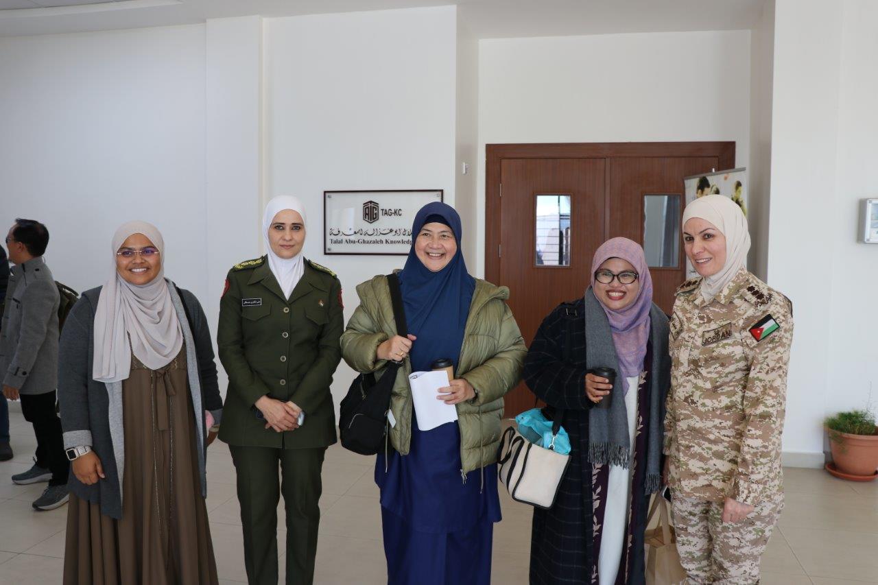 تعاون بحثي دولي بين جامعة عمان العربية وجامعة (UKM) الماليزية8