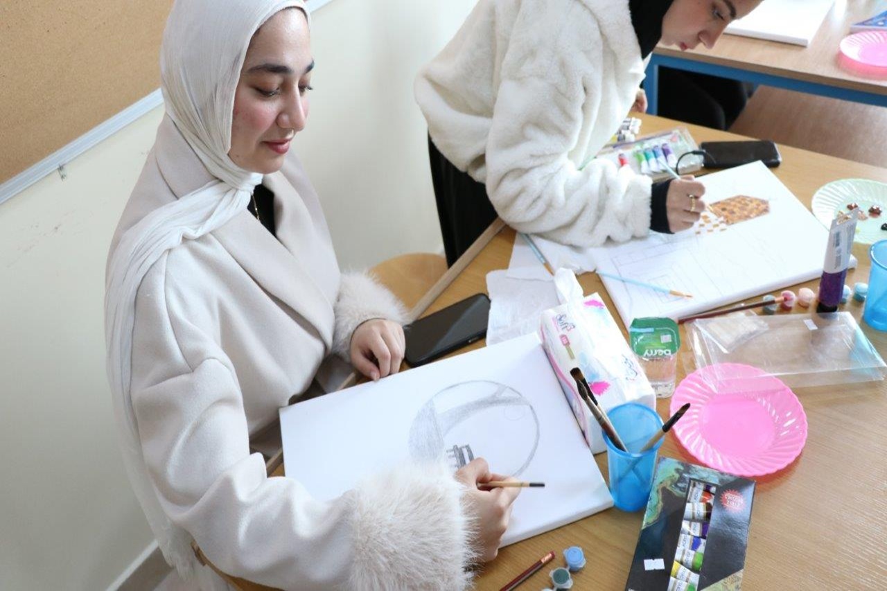 ورشة بعنوان: "From Heart to Art" لتعزيز الإبداع بين الطلبة12
