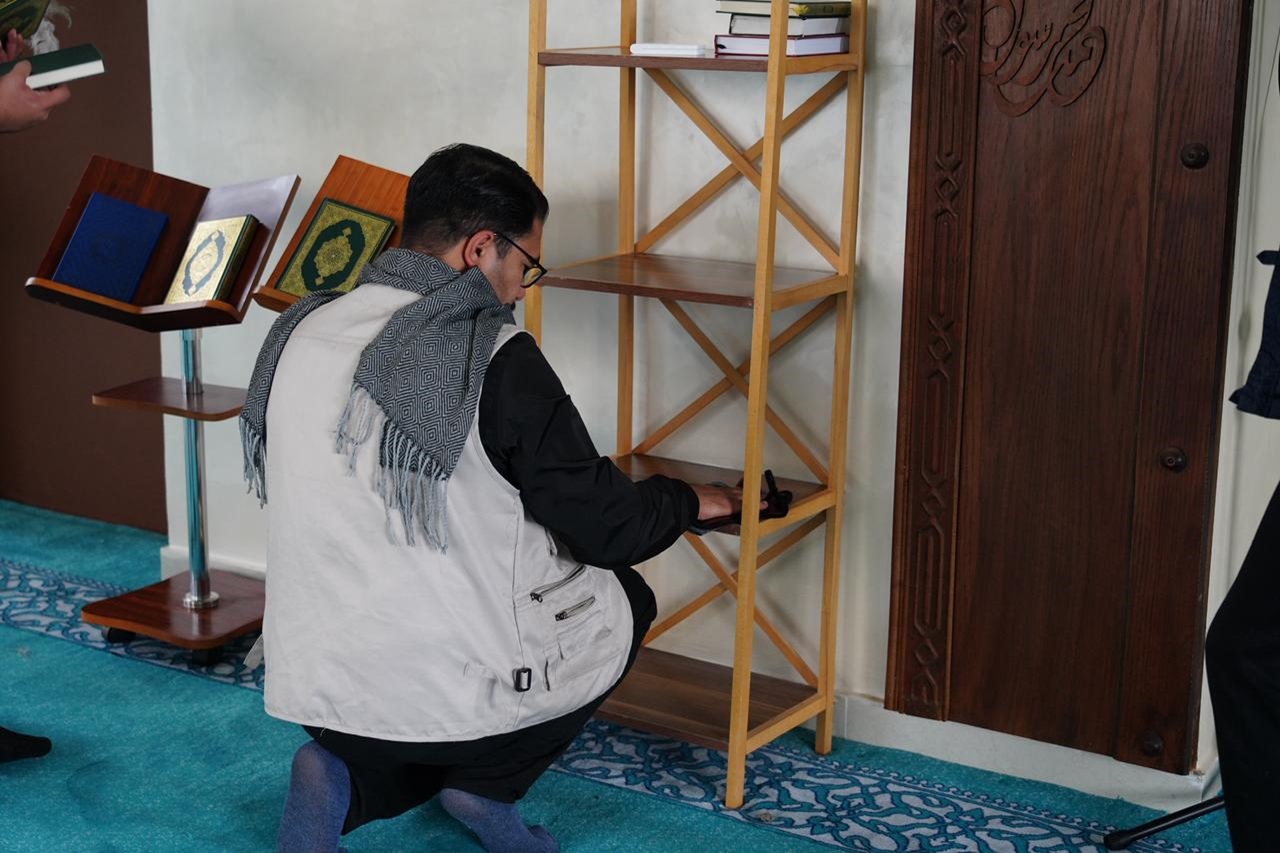 كلية الآداب والعلوم في جامعة عمان العربية تنظم مبادرة تطوعية لتنظيف مسجد الجامعة5