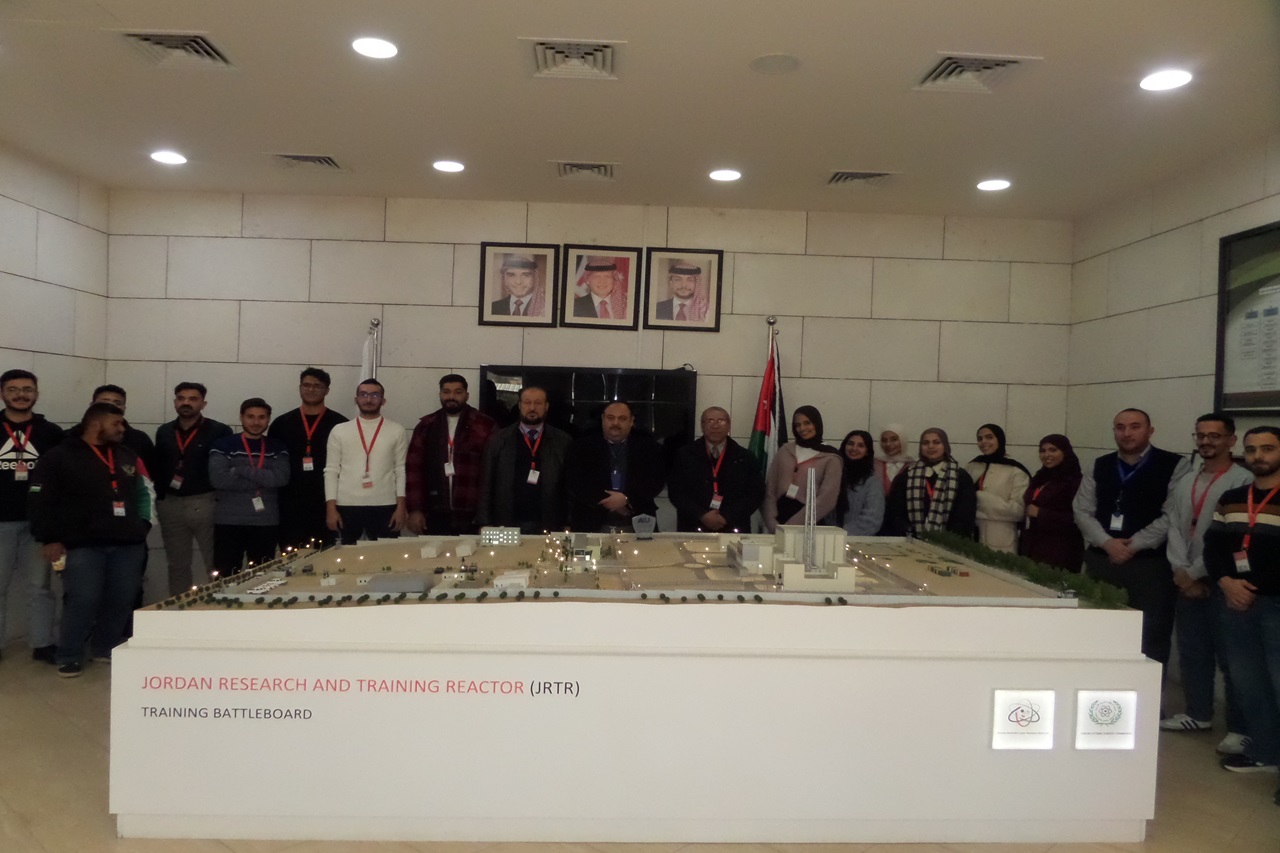 طلبة قسم هندسة الطاقة المتجددة في "عمان العربية" يزورون المفاعل النووي الأردني للبحوث والتدريب5