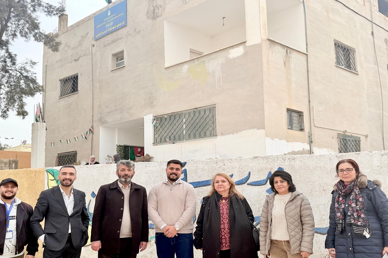 جامعة عمان العربية تشارك في مبادرة إنسانية لدعم الأسر العفيفة في لواء الجيزة2