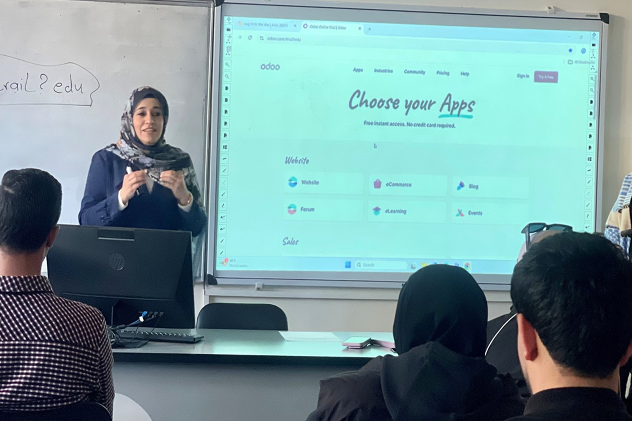 جامعة عمان العربية تنفّذ سلسلة ورش تدريبية في تعليم الأقران من خلال طلبتها9