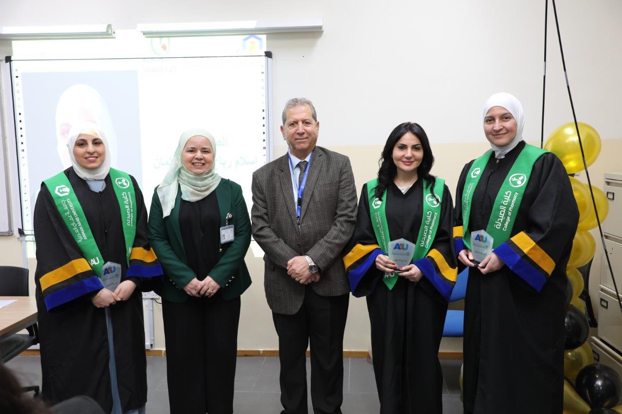 جامعة عمان العربية تحتفي بتخريج الدفعة الأولى من ماجستير اليقظة الدوائية والشؤون التنظيمية24