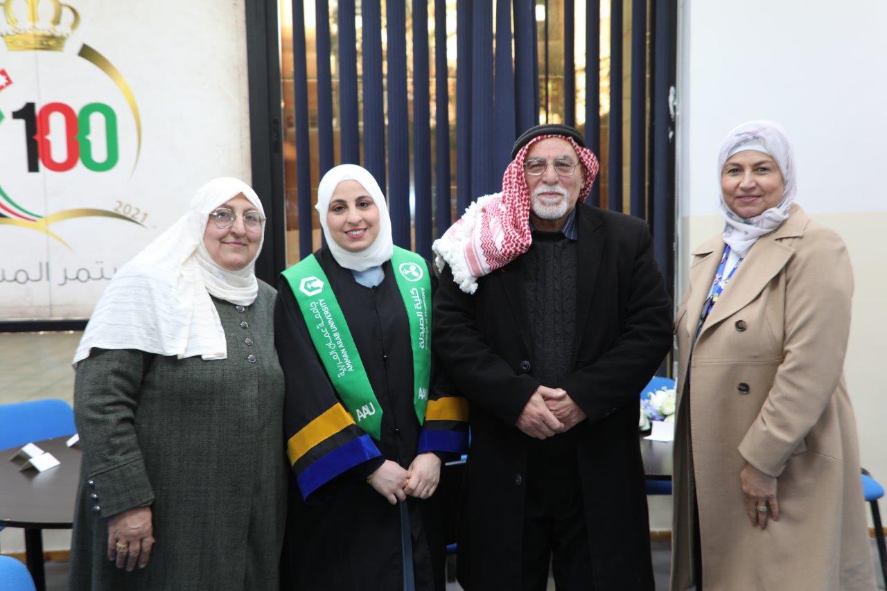 جامعة عمان العربية تحتفي بتخريج الدفعة الأولى من ماجستير اليقظة الدوائية والشؤون التنظيمية33