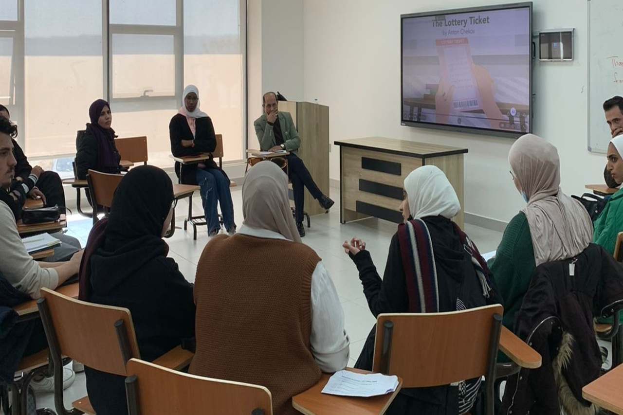 جامعة عمان العربية تنفّذ سلسلة ورش تدريبية في تعليم الأقران من خلال طلبتها4