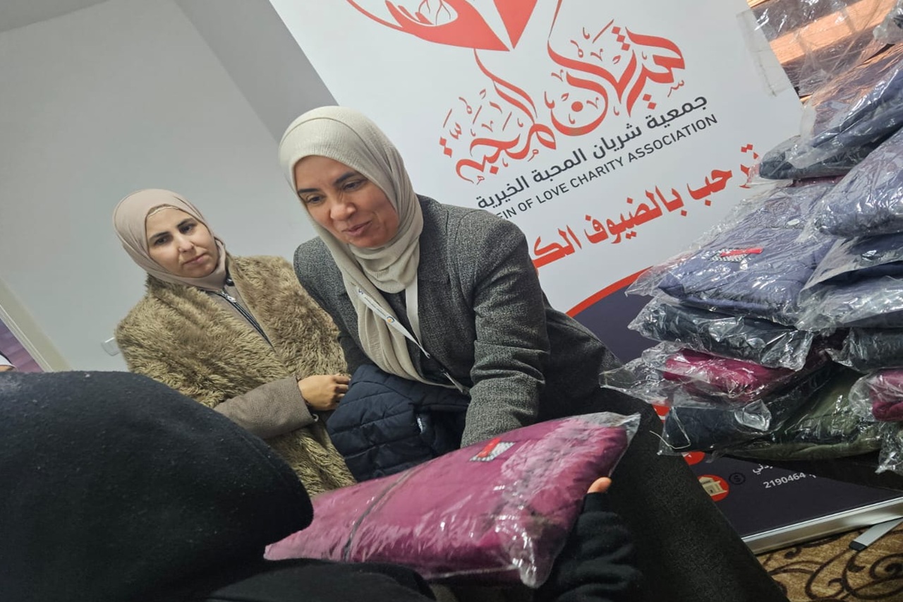 كلية الشريعة في جامعة عمان العربية تنفذ حملة "لمسة دفء" دعماً للمجتمع المحلي2