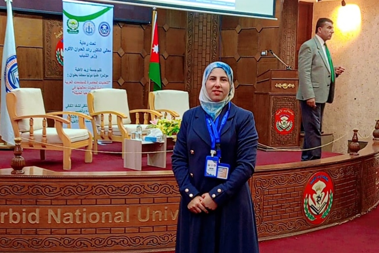 الدكتورة البوريني من "عمان العربية" تشارك في مؤتمر دولي حول أثر الذكاء الاصطناعي على الفكر الاسلامي2