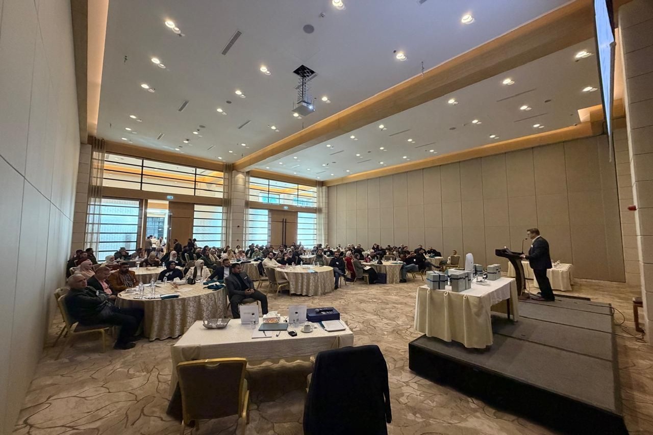 صيدلة "عمان العربية" تشارك في ورشة علمية بعنوان: تقنيات طرد مركزي مبتكرة وحلول وتطبيقات مخبرية عملية3