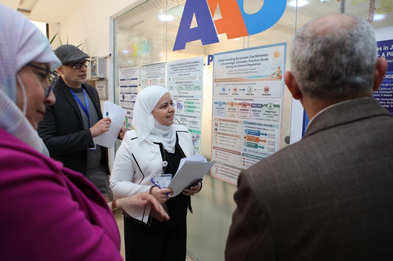 صيدلة "عمان العربية" تنظم عرضًا لمشاريع طلبة الصيدلة البحثية ضمن نهج التعليم القائم على المشاريع3