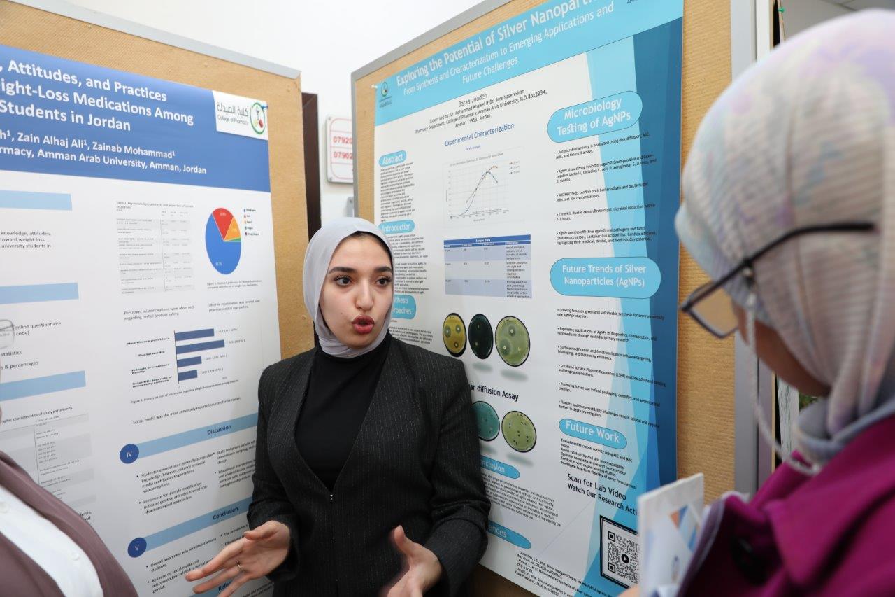 صيدلة "عمان العربية" تنظم عرضًا لمشاريع طلبة الصيدلة البحثية ضمن نهج التعليم القائم على المشاريع9