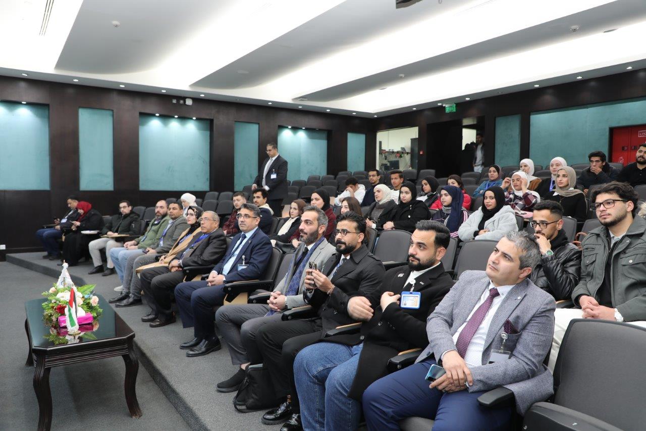 كلية الهندسة تتوج بلقب النسخة الثانية من مسابقة "بنك المعلومات" في جامعة عمان العربية3