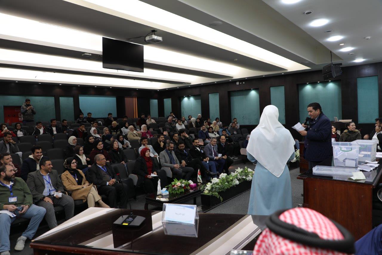 كلية الهندسة تتوج بلقب النسخة الثانية من مسابقة "بنك المعلومات" في جامعة عمان العربية12