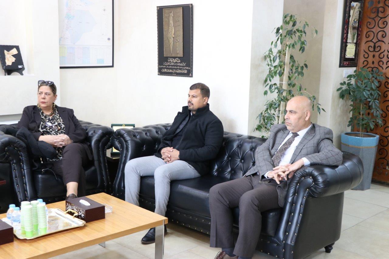 جامعة عمان العربية توقّع مذكرة تفاهم مع جمعية قرى الأطفال SOS الأردنية لتعزيز البرامج التعليمية لأطفال القرى3