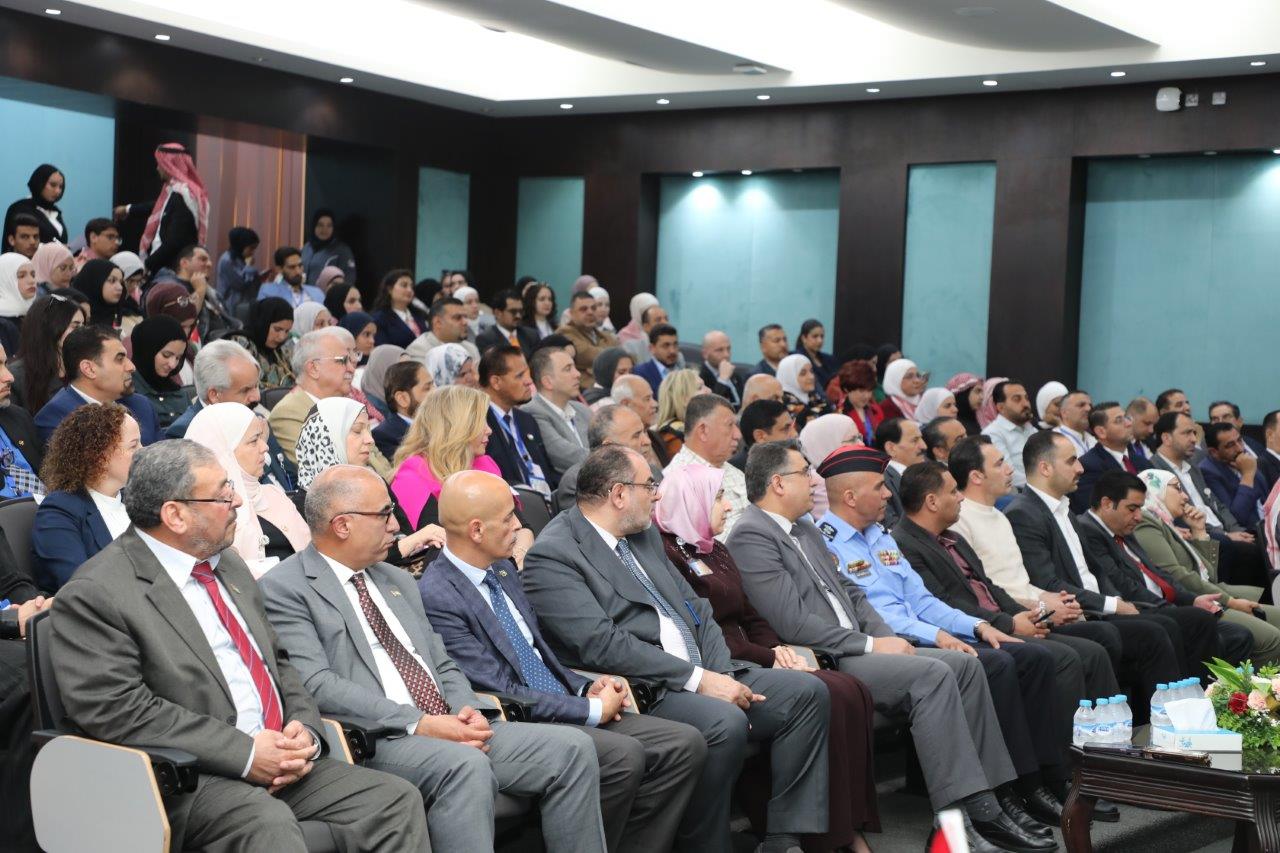 جامعة عمان العربية تُحيي ذكرى الكرامة الخالدة ويوم العلم الأردني في مشهد وطني يجسّد معاني العزة والانتماء6