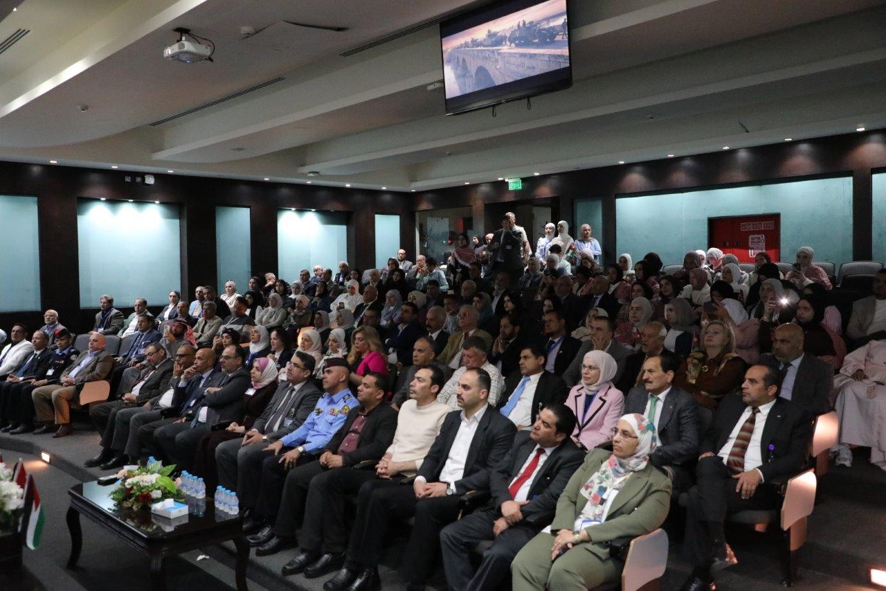 جامعة عمان العربية تُحيي ذكرى الكرامة الخالدة ويوم العلم الأردني في مشهد وطني يجسّد معاني العزة والانتماء9