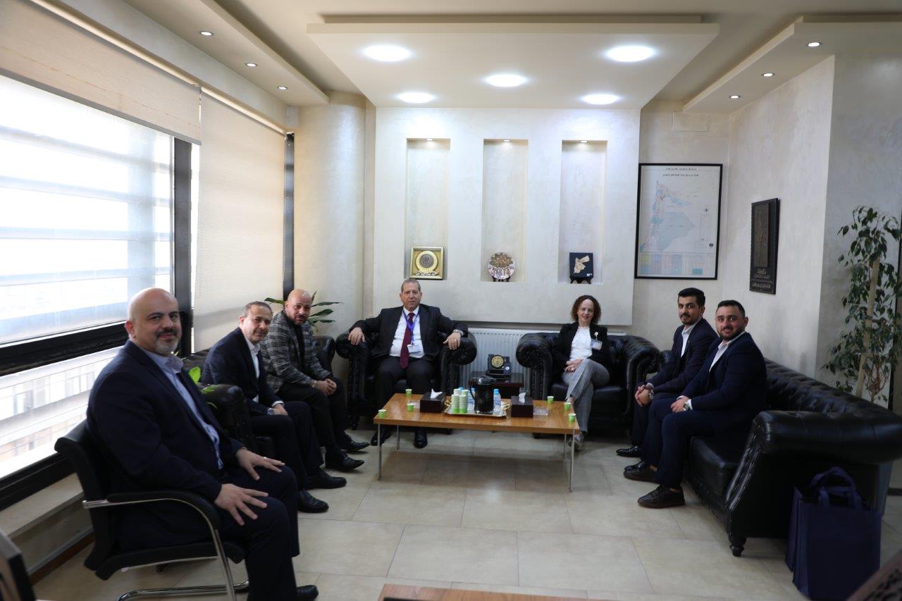 تعاون مشترك بين جامعة عمان العربية وشركة الشريف لخدمات المركبات2