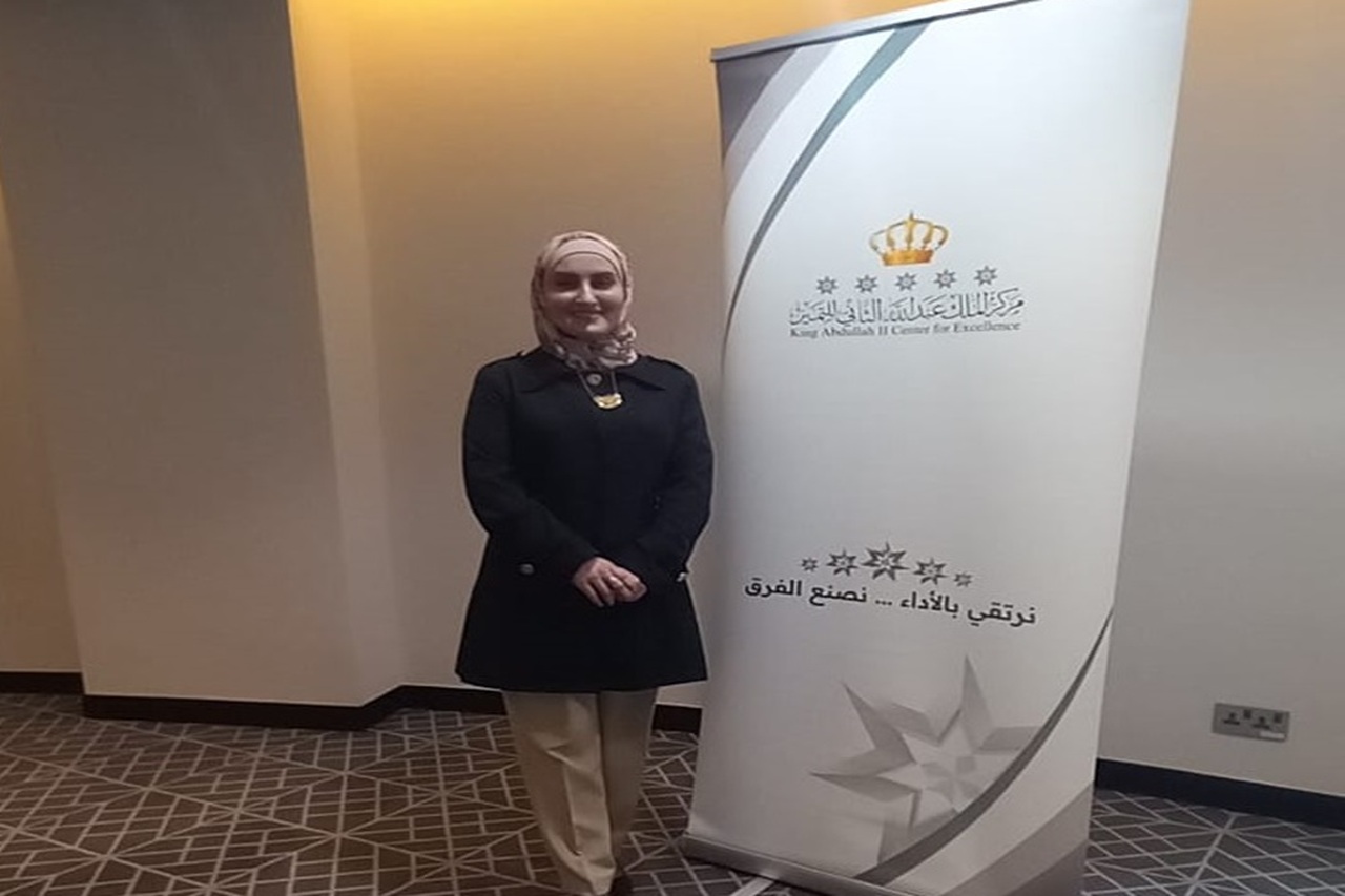 الدكتورة المومني من "عمان العربية" تحصل على شهادة مهنية في برنامج "مقيّم التميز في الذكاء الاصطناعي"1