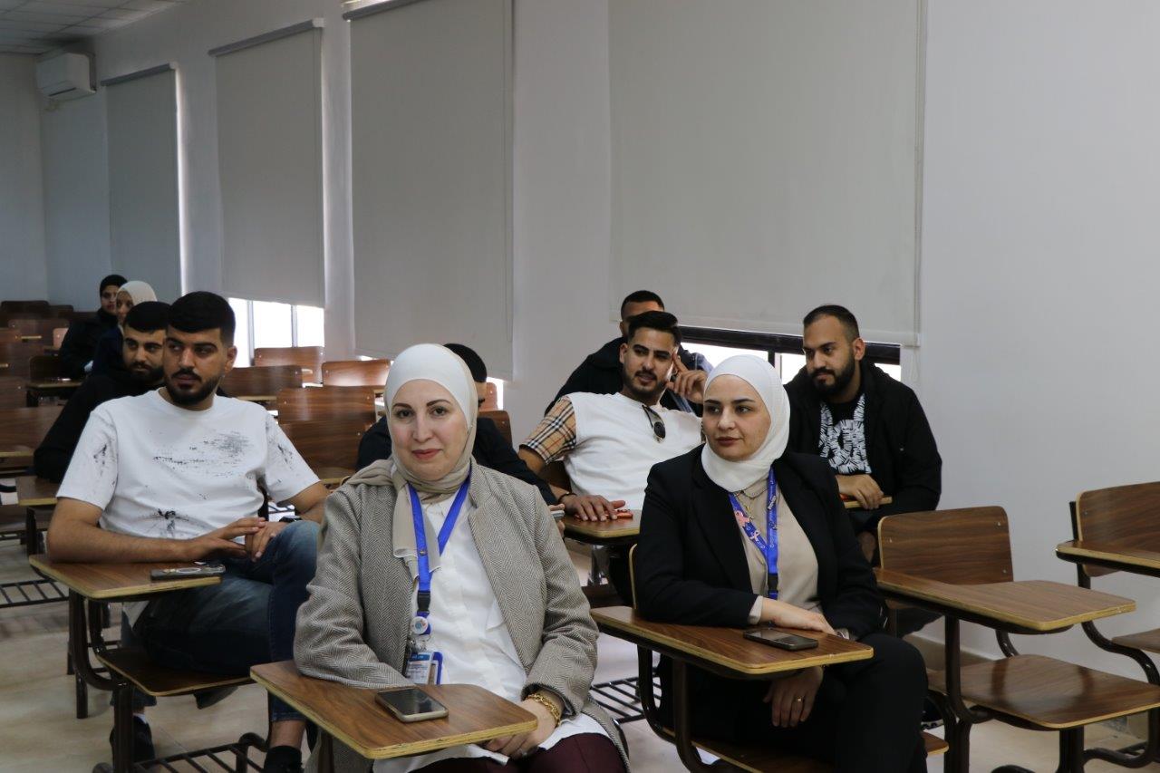 لقاء حواري في صيدلة "عمان العربية" يعزز روح الأسرة الواحدة ويؤكد الشراكة مع الطلبة3