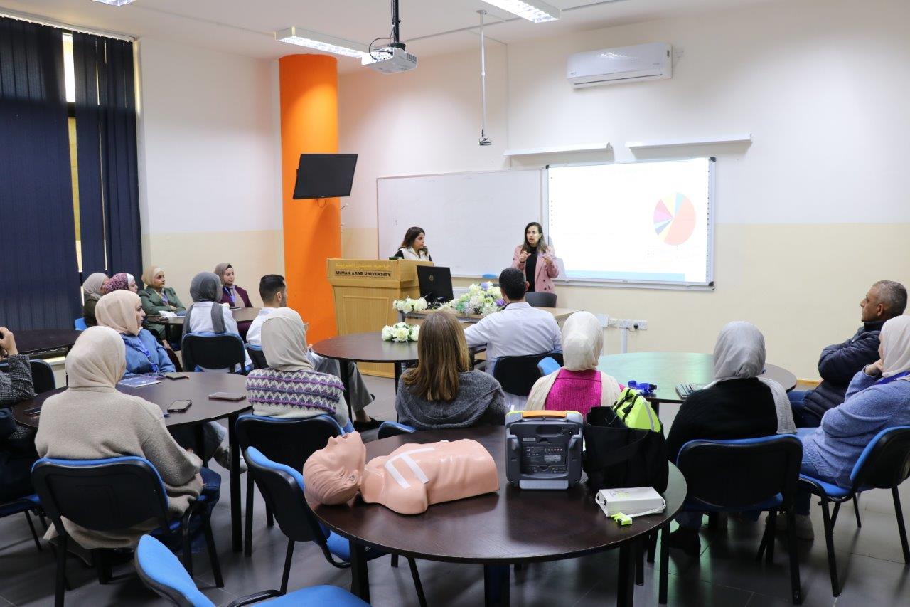 جامعة عمان العربية تعقد دورة تدريبية في الإنعاش القلبي الرئوي واستخدام جهاز (AED) بالتعاون مع شركة (ZOll) العالمية10