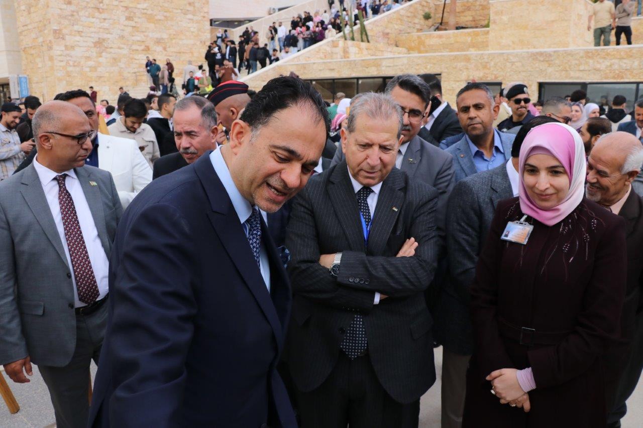 جامعة عمان العربية تُحيي ذكرى الكرامة الخالدة ويوم العلم الأردني في مشهد وطني يجسّد معاني العزة والانتماء49