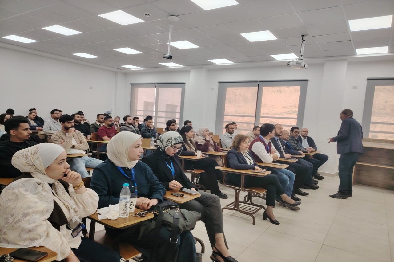 كلية الهندسة في "عمان العربية" تلتقي بطلبتها الجدد والقدامى والخريجين1