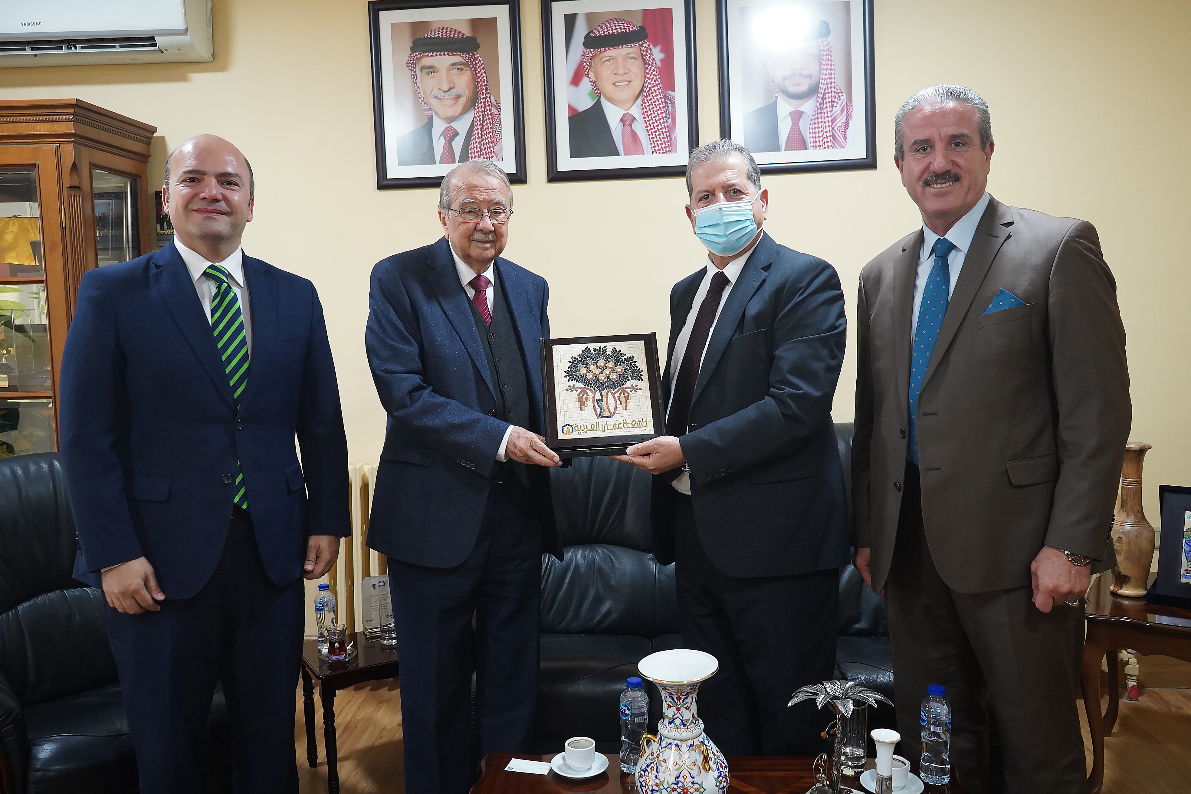رئيس جامعة عمان العربية يزور جمعية رجال الأعمال الأردنيين3