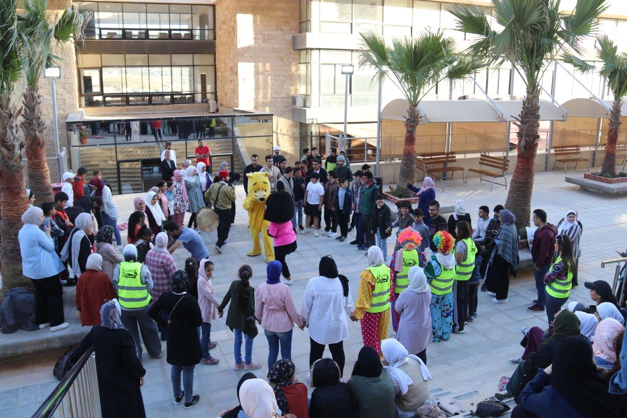 تربوية "عمان العربية" تقيم حفل إفطار للأيتام وذوي الإعاقة6