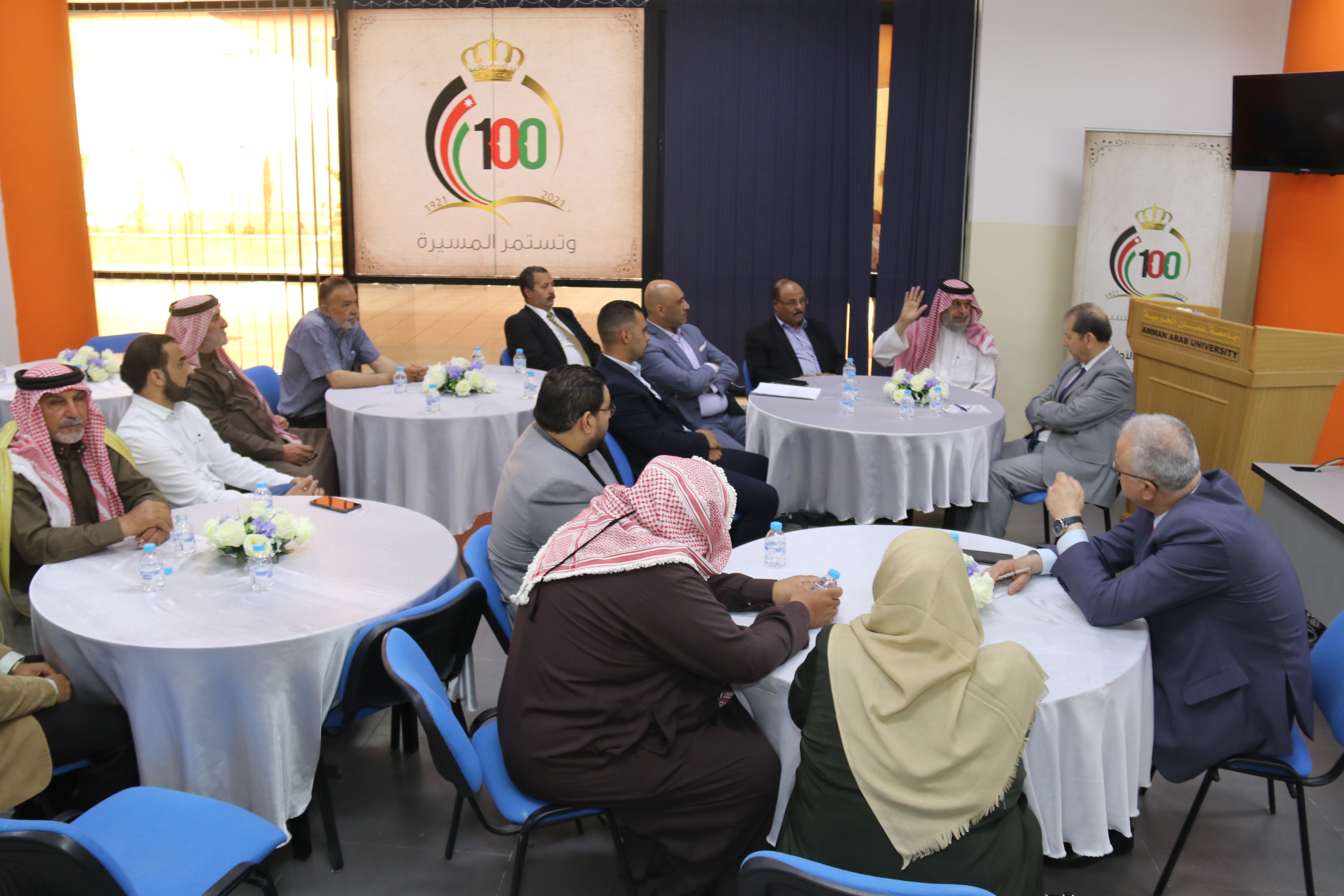 رئيس "عمان العربية " يلتقي وفداً من المجتمع المحلي4