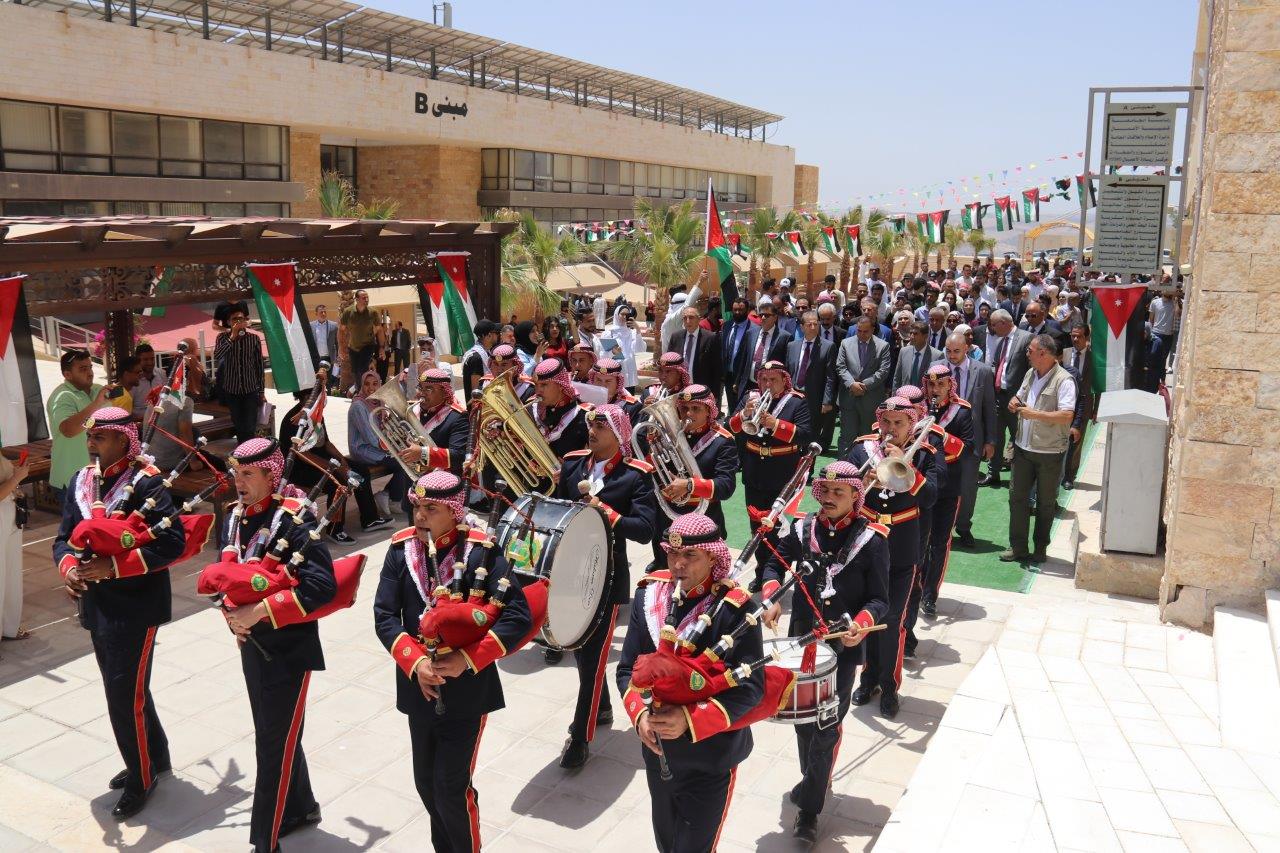 محافظ البلقاء يرعى احتفال عيد الاستقلال ويوم الجاليات في "عمان العربية"12