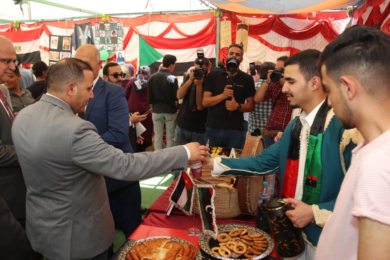 محافظ البلقاء يرعى احتفال عيد الاستقلال ويوم الجاليات في "عمان العربية"16